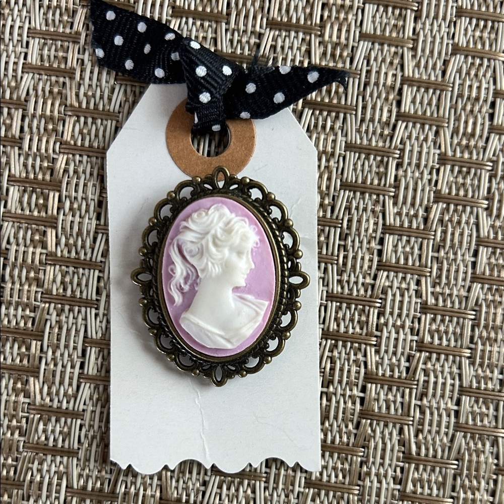 Vintage Style Cameo Brooch with Purple and White Design